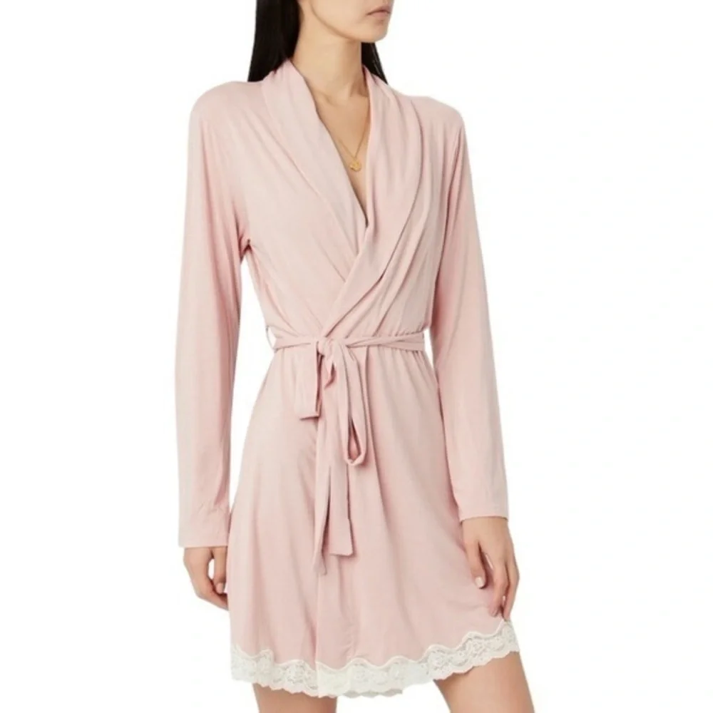 Eberjey Lady Godiva Blush Pink Lace Trimmed Robe Small